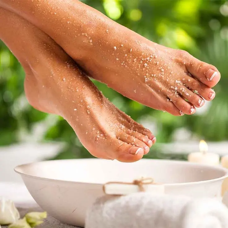 SPA dos Pés — Uma pausa de luxo para os seus pés. Esfoliação, hidratação profunda e muito relaxamento — porque seus pés merecem esse mimo.